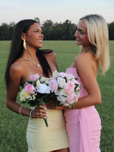 Load image into Gallery viewer, Fitted Sheath Sweetheart Yellow Short Homecoming Dress with Keyhole