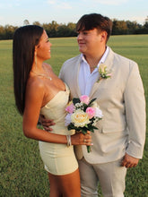 Load image into Gallery viewer, Fitted Sheath Sweetheart Yellow Short Homecoming Dress with Keyhole