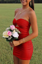 Load image into Gallery viewer, Fitted Sheath Sweetheart Yellow Short Homecoming Dress with Keyhole