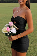 Load image into Gallery viewer, Fitted Sheath Sweetheart Yellow Short Homecoming Dress with Keyhole