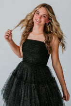 Load image into Gallery viewer, Glitter Black A-Line Spaghetti Straps Lace Up Short Tulle Homecoming Dress
