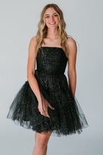 Load image into Gallery viewer, Glitter Black A-Line Spaghetti Straps Lace Up Short Tulle Homecoming Dress
