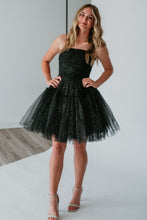 Load image into Gallery viewer, Glitter Black A-Line Spaghetti Straps Lace Up Short Tulle Homecoming Dress