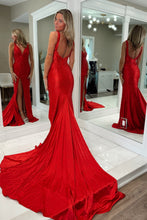 Load image into Gallery viewer, Gorgeous Mermaid V Neck Red Long Prom Dress with Pearls