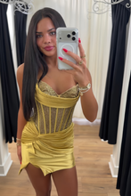 Load image into Gallery viewer, Hot Sheath Sweetheart Gold Corset Homecoming Dress with Beading