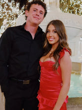 Load image into Gallery viewer, New Sheath Sweetheart Red Satin Short Homecoming Dress with Ruffles