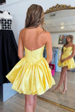 Load image into Gallery viewer, Pretty A Line Sweetheart Pink Corset Homecoming Dress with Keyhole Bowknot