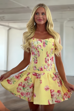 Load image into Gallery viewer, Pretty A Line Sweetheart Yellow Printed Corset Homecoming Dress with Bowknot
