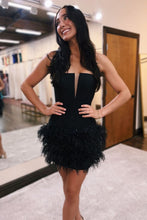 Load image into Gallery viewer, Pretty Bodycon Strapless Short Homecoming Dress With Beading and Feather