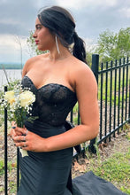 Load image into Gallery viewer, Pretty Mermaid Sweetheart Red Long Prom Dress with Appliques Bowknot