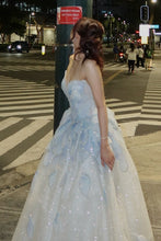 Load image into Gallery viewer, Luxurious A Line Sweetheart Light Blue Long Prom Dress with Beading