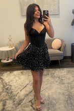 Load image into Gallery viewer, Gorgeous A Line Halter Neck Lilac Corset Homecoming Dress with Pearls
