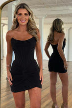 Load image into Gallery viewer, Simple Sheath Strapless Black Corset Homecoming Dress