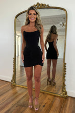 Load image into Gallery viewer, Simple Sheath Strapless Black Corset Homecoming Dress
