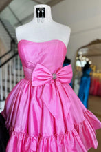 Load image into Gallery viewer, Simple Green A-Line Strapless Short Satin Homecoming Dress With Bowknot