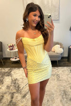 Load image into Gallery viewer, Stylish Bodycon Off the Shoulder Light Pink Corset Homecoming Dress with Pearls