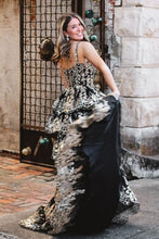 Load image into Gallery viewer, Sparkly A-Line Back Gold Spaghetti Straps Long Tulle Prom Dress with Appliques