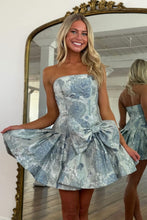 Load image into Gallery viewer, Stylish A Line Strapless Grey Blue Printed Short Homecoming Dress with Bowknot