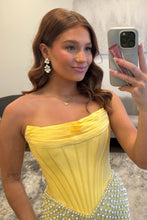 Load image into Gallery viewer, Stunning Bodycon Strapless Yellow/Pink Corset Homecoming Dress with Pearls