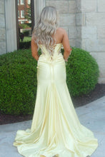Load image into Gallery viewer, Stunning Mermaid Sweetheart Yellow Long Prom Dress with Beading