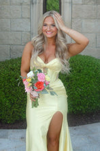 Load image into Gallery viewer, Stunning Mermaid Sweetheart Yellow Long Prom Dress with Beading