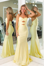Load image into Gallery viewer, Stunning Mermaid Sweetheart Yellow Long Prom Dress with Keyhole