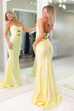 Load image into Gallery viewer, Stunning Mermaid Sweetheart Yellow Long Prom Dress with Keyhole