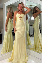 Load image into Gallery viewer, Stunning Mermaid Sweetheart Yellow Long Prom Dress with Keyhole