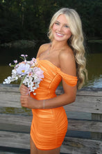 Load image into Gallery viewer, Stylish Sheath Off the Shoulder Pink Short Homecoming Dress with Ruched