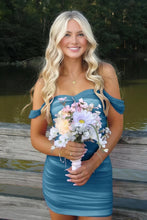 Load image into Gallery viewer, Stylish Sheath Off the Shoulder Pink Short Homecoming Dress with Ruched