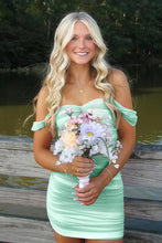 Load image into Gallery viewer, Stylish Sheath Off the Shoulder Pink Short Homecoming Dress with Ruched