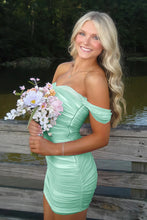 Load image into Gallery viewer, Stylish Sheath Off the Shoulder Pink Short Homecoming Dress with Ruched