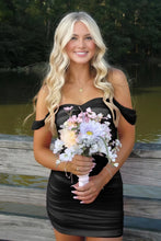 Load image into Gallery viewer, Stylish Sheath Off the Shoulder Pink Short Homecoming Dress with Ruched