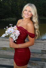 Load image into Gallery viewer, Stylish Sheath Off the Shoulder Pink Short Homecoming Dress with Ruched