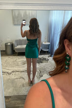 Load image into Gallery viewer, Stylish Sheath Spaghetti Straps Dark Green Short Homecoming Dress with Keyhole