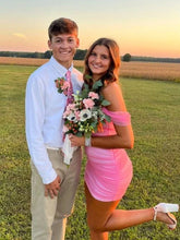 Load image into Gallery viewer, Stylish Sheath Off the Shoulder Pink Short Homecoming Dress with Ruched