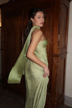 Load image into Gallery viewer, Stylish Sheath Spaghetti Straps Green Long Prom Dress with Scarf