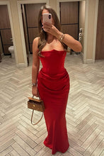 Load image into Gallery viewer, Trendy Mermaid Sweetheart Red Long Prom Dress with Ruched