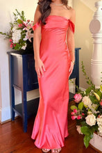 Load image into Gallery viewer, Chic Sheath Off the Shoulder Lilac Long Prom Dress with Ruched