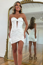 Load image into Gallery viewer, White Satin Ruched Sweetheart Tight Mini Homecoming Dress