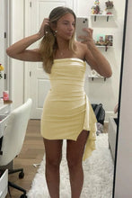 Load image into Gallery viewer, Stylish Bodycon Strapless Blue Satin Short Homecoming Dress with Ruched