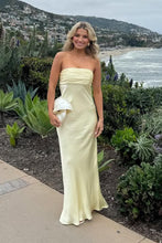 Load image into Gallery viewer, Simple Sheath Strapless Pink Long Prom Dress with Ruched