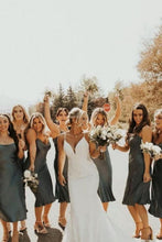 Load image into Gallery viewer, Simple Sheath Spaghetti Straps Green Tea Length Bridesmaid Dress