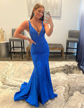 Load image into Gallery viewer, Mermaid Elegant Beaded V Neck Prom Dress