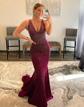 Load image into Gallery viewer, Mermaid Elegant V Neck Prom Dress With Beading