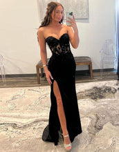 Load image into Gallery viewer, Black Sweetheart Zipper Back Long Prom Dress With Split