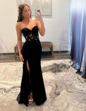 Load image into Gallery viewer, Black Sweetheart Zipper Back Long Prom Dress With Split
