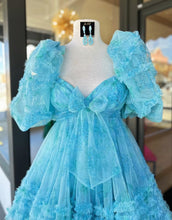 Load image into Gallery viewer, Charming A-Line Puff Sleeves Short Tulle Homecoming Dress