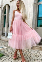 Load image into Gallery viewer, Charming A-line V-neck Spaghetti Straps Homecoming Dress