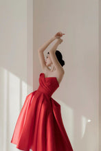 Load image into Gallery viewer, Elegant Red A-line Homecoming Dress With Pleat